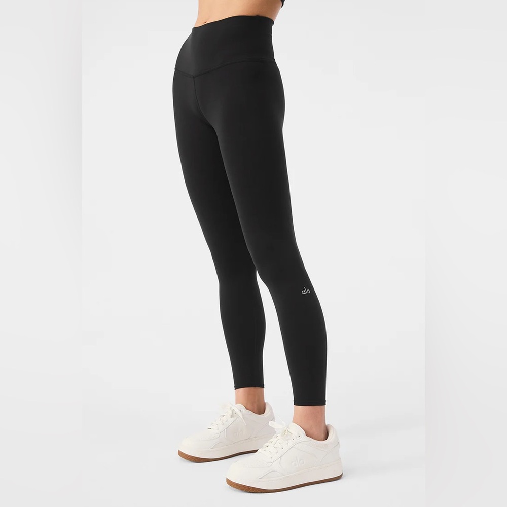 ALO Yoga 7/8 High-Waist Airbrush Leggings in Black